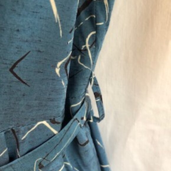 NWT Vintage Rayon/Acetate 1950s Blue Dress, 14-16, Rhinestone Buttons, Belt - Picture 5 of 9